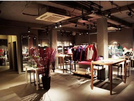 The beauty of clothing, teach you to create the light magic of clothing stores