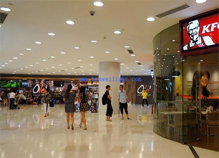 Barrina는 상점 빛을 이끌었다.