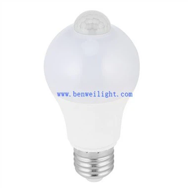 운동 측정기 똑똑한 램프를 가진 LED 전구 12 와트