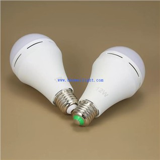 옥외 재충전 전지에 의하여 운영하는 비상 전구