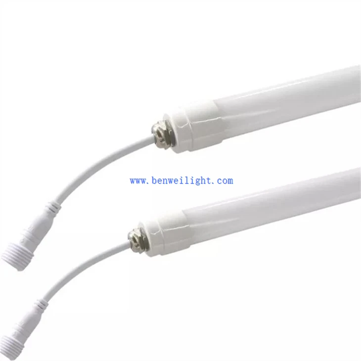 Poultry House Light (1)